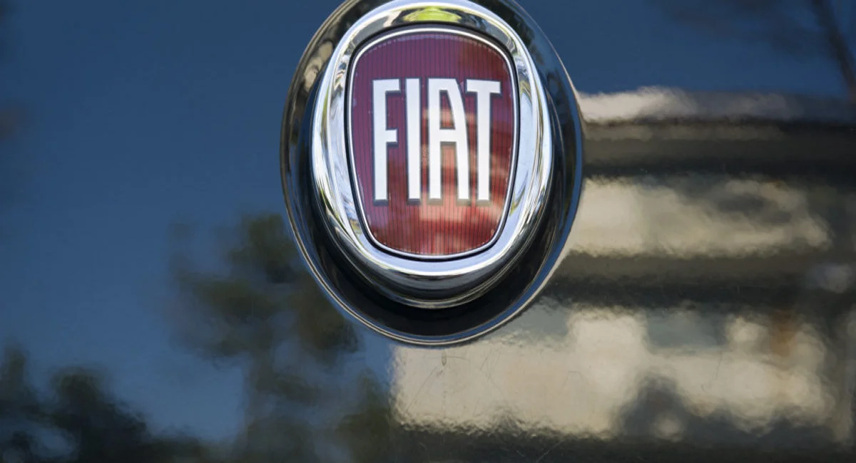 ELE ESTÁ DE VOLTA, 4 milhões de vendas! Fiat Uno é ressuscitado após 3 anos e motoristas soltam fogos de alegria!