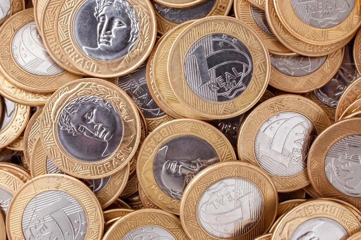 O que é isso? Simples detalhe em uma moeda de 1 real pode valer R$ 100 MIL REAIS, inacreditável