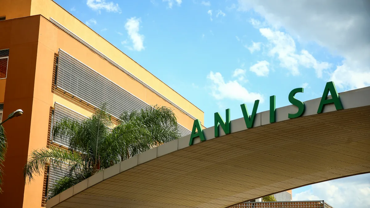 RISCO GRAVE: ANVISA baixa decreto de última hora e DIZ SIM para retirada de 3 marcas populares de temperos de mercados às pressas
