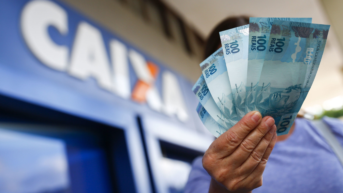 CAIXA ECONÔMICA FEDERAL libera PIX de R$1.812,00 para brasileiros por meio do abono salarial. Saiba quem tem direito!