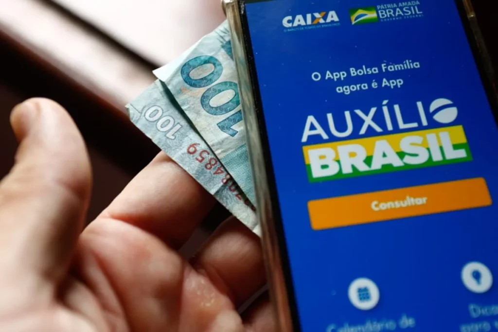 ALERTA: Volta do Auxílio Brasil prometendo R$ 15 mil tem verdade revelada hoje (25/06) pelo governo para quem tem NIS 0,1,2,3,4,5,6,7,8 e 9
