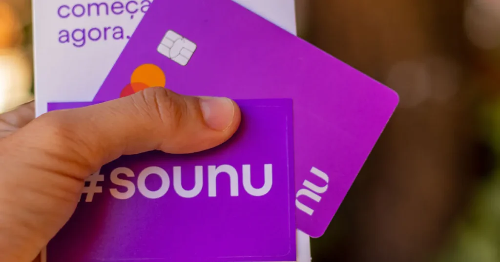 R$5 mil por mês: Nubank toma decisão sobre seu cartão e pega brasileiros de surpresa