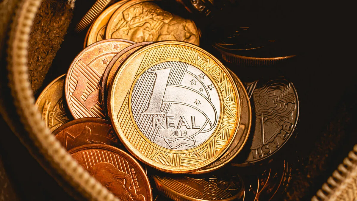 Moedas de 1 real e outras podem valer R$10.500,00 juntas no mercado de moedas raras. Saiba como identificá-las!