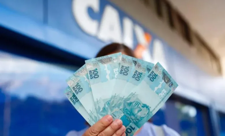Caixa vaza lista de CPFs que vão receber PIX de R$1.812,85 nesta semana