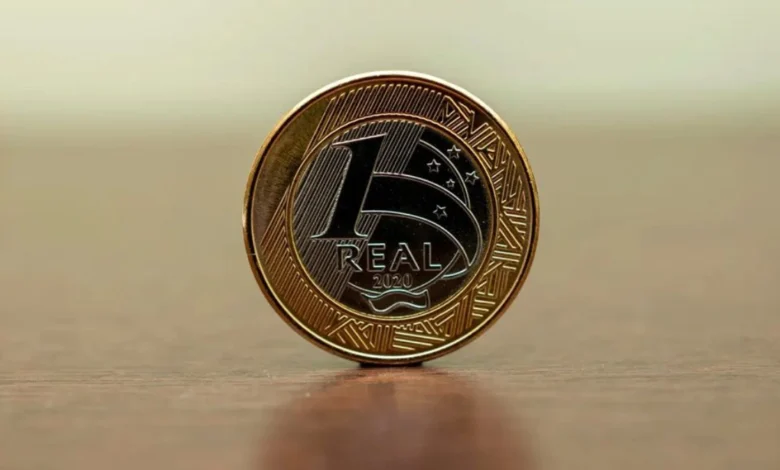 Moedas raras de 1 real podem chegar a R$8.000,00 em mercado numismático. Saiba como identificá-las!
