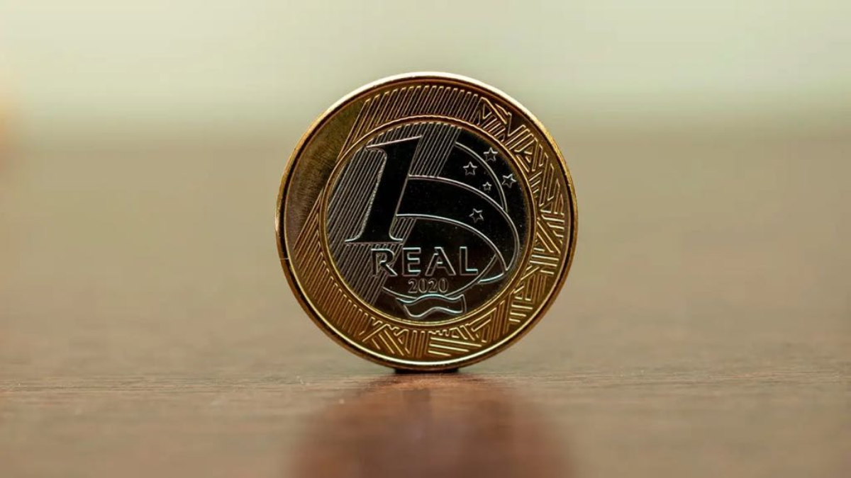 Moedas raras de 1 real podem chegar a R$8.000,00 em mercado numismático. Saiba como identificá-las!