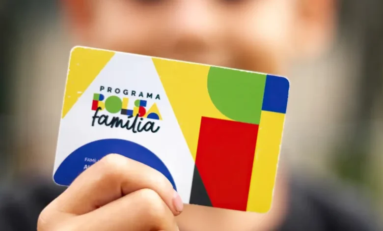 Governo Lula aprova pagamento do 13° salário do BOLSA FAMÍLIA. Veja quem recebe!