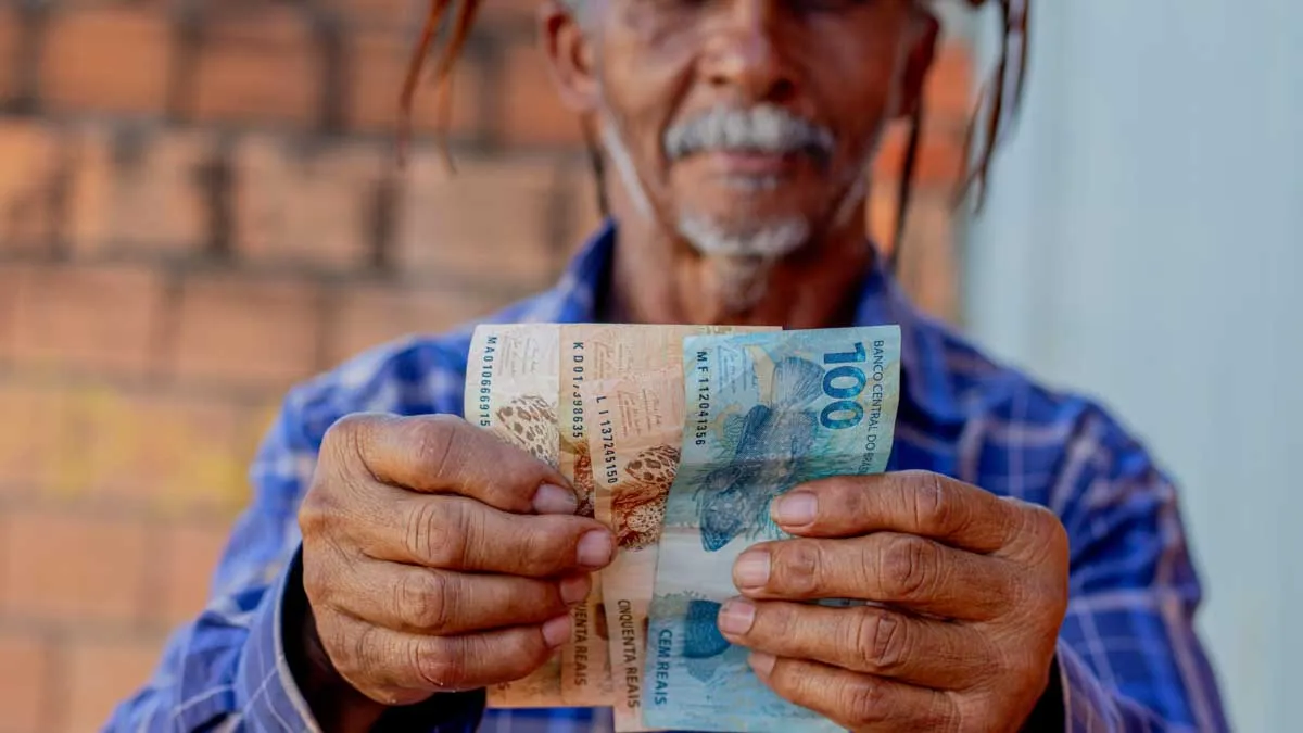 PIS/PASEP confirma pagamento de R$1.400 também para os aposentados? Confira as datas de liberação