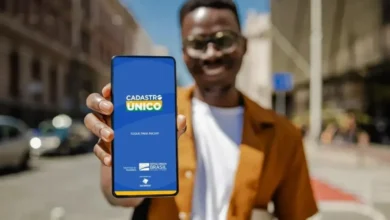 Inscritos no CadÚnico podem garantir celular gratuito hoje (31/07); saiba como se inscrever