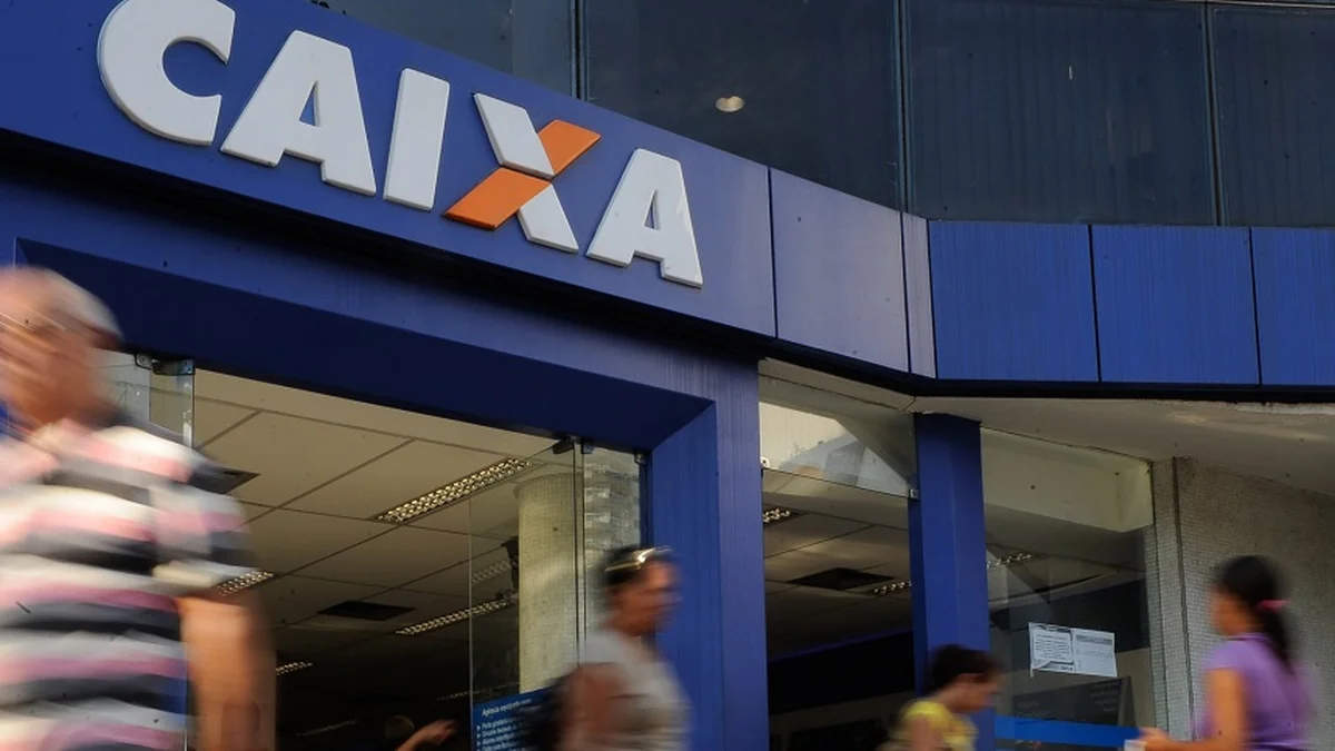 CAIXA ECONÔMICA anuncia benefício de R$876,19 para brasileiros a partir de hoje (26/07). Veja como solicitar