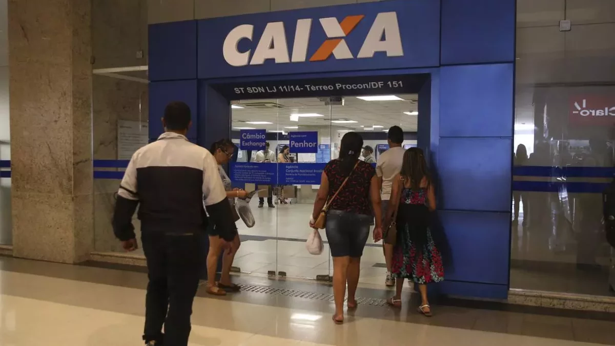 Caixa Econômica realiza chamada pública para seus clientes e informa novo horário de funcionamento