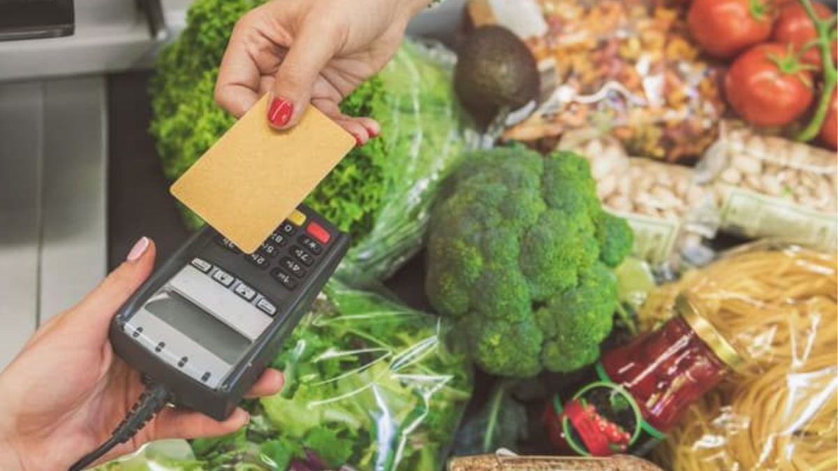 CRAS libera vale alimentação de R$330,00 ou cesta básica hoje (18/07). Saiba quem tem direito a este benefício e como solicitá-lo!