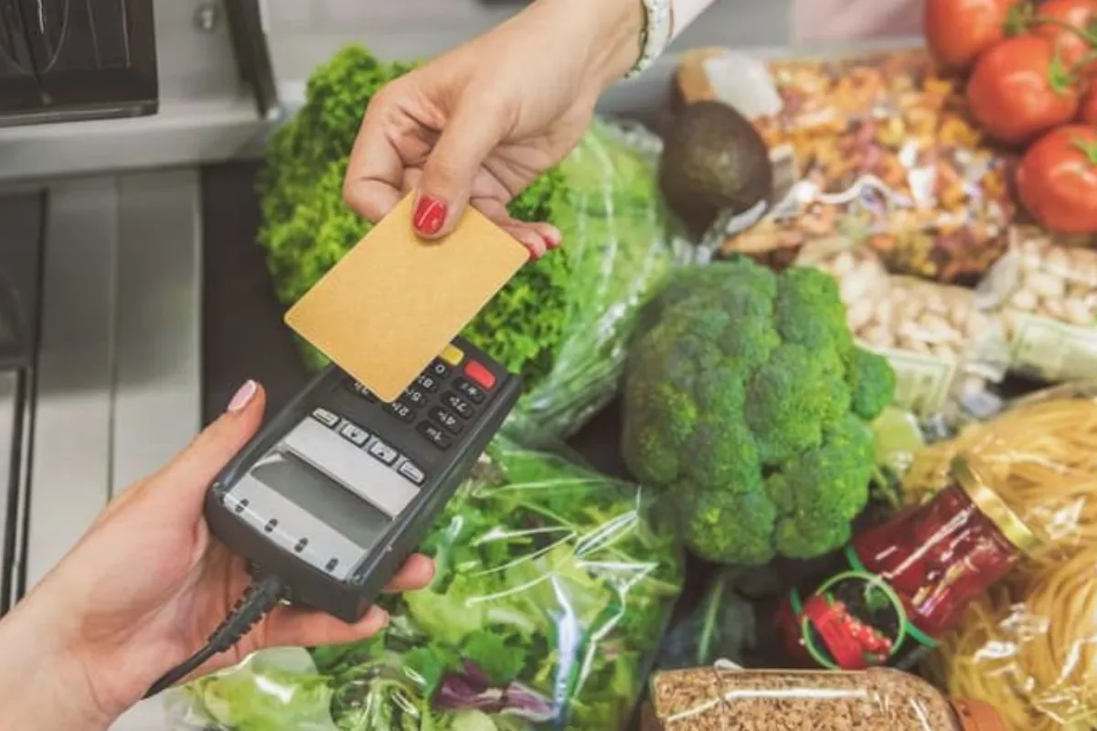 PRESENTÃO liberado HOJE (20/07)! Cartão Alimentação de R$250 é dado de PRESENTE para CPF final 0,1,2,3,4,5,6,7,8 e 9