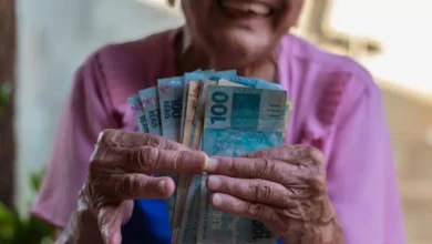 Idosos com mais de 65 anos pode receber valor extra de R$4.000,00 nos próximos 90 dias. Saiba como