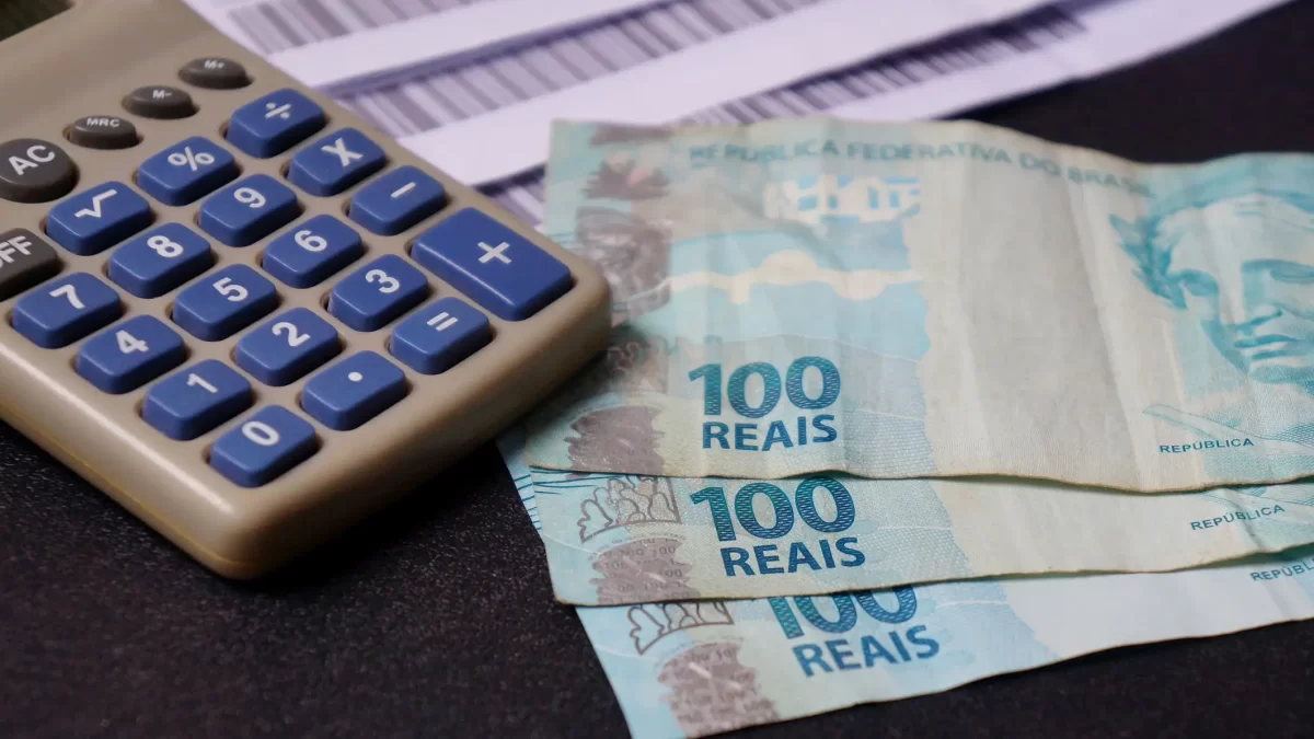 Idosos com mais de 60 anos ganham crédito facilitado em bancos brasileiros em julho. Confira quem pode solicitar e como fazê-lo 