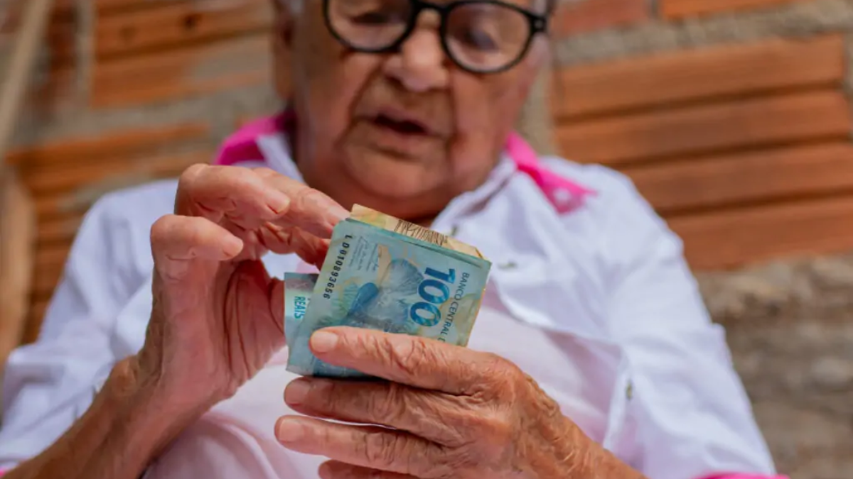 Idosos com mais de 65 anos têm direito a receber benefício bloqueado. Saiba qual é esse benefício