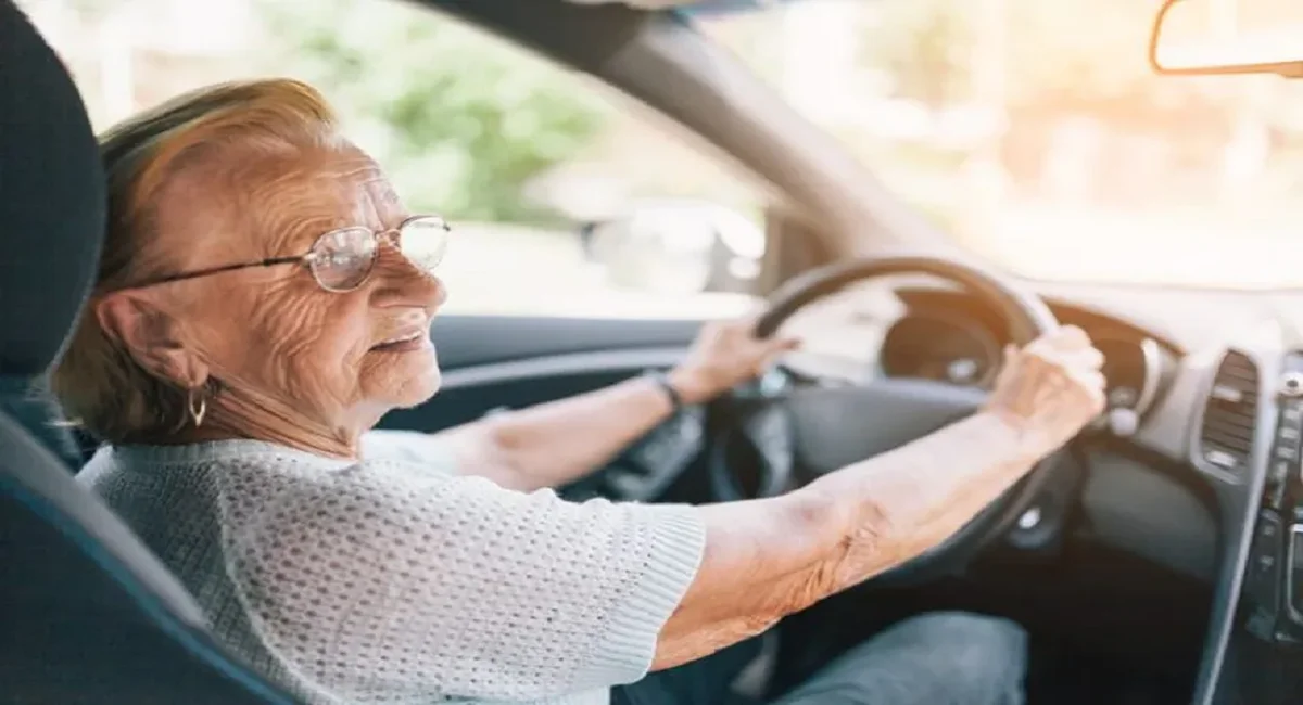 PRESENTÃO HOJE (23/07)! DETRAN libera novo lote de emissão de cartão de vaga especial para IDOSOS de 60,61,62,63,64 anos pra cima e pega brasileiros de surpresa
