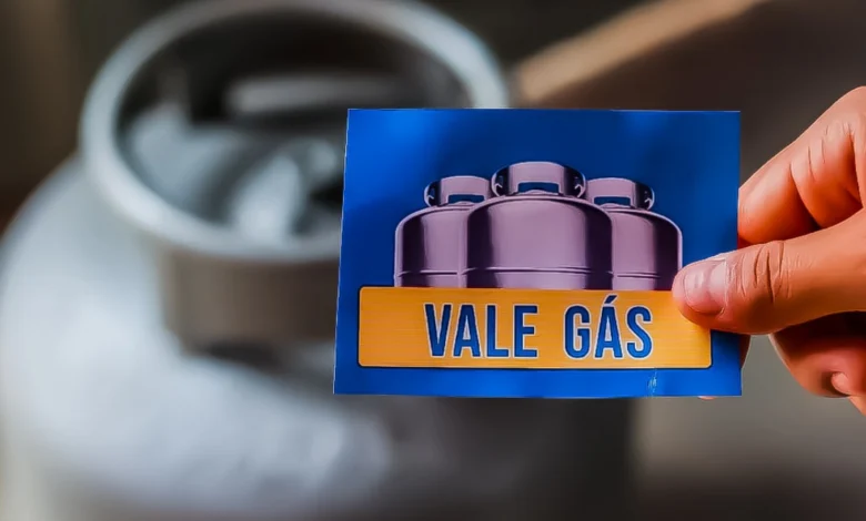 Governo Federal anuncia Vale Gás de R$110,00 disponível em agosto. Veja quem tem direito e como solicitar