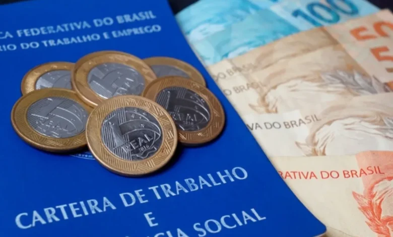 Salário mínimo de R$1.711,00 foi confirmado para uma parcela sortuda de brasileiros; veja quem recebe