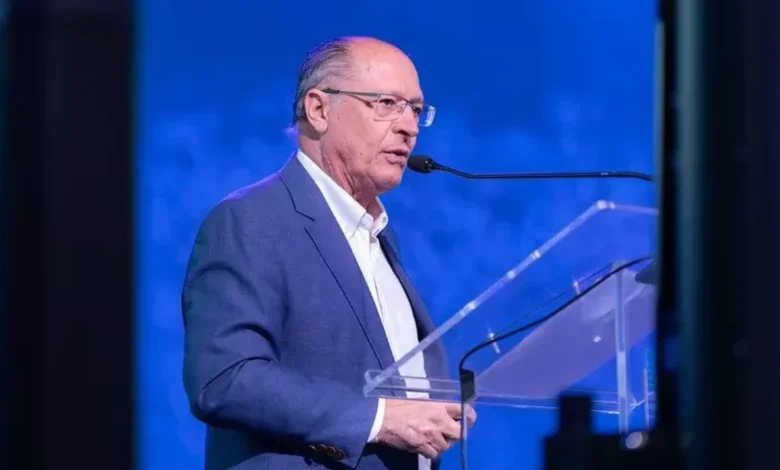 Alckmin faz anúncio decisivo e revela motivo para o fim do Bolsa Família no Brasil. Entenda