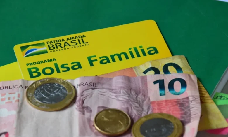 Bolsa Família anuncia novidades sobre o 13° salário deste ano. Saiba mais informações sobre essa decisão