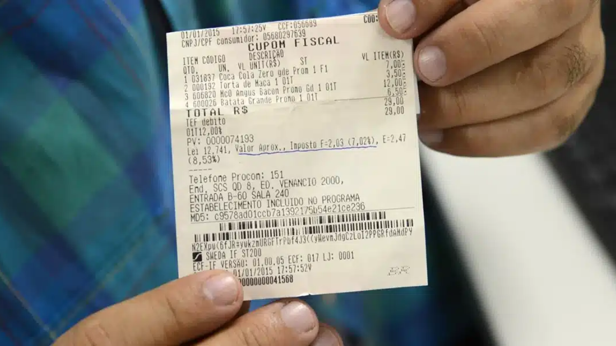 Idosos com mais de 60 anos podem conseguir bônus por colocar cpf na nota. Saiba como funciona!