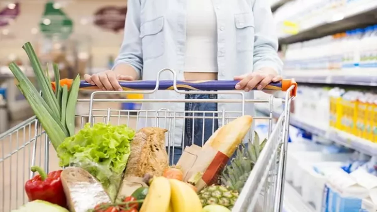 CRAS anuncia Cartão Cesta Básica para milhares de famílias brasileiras. Veja como solicitá-lo