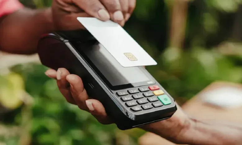 Novo golpe para roubar dados de cartões em pagamentos por aproximação deixa brasileiros do Nubank, Banco Inter, Bradesco, Caixa e +, preocupados; veja