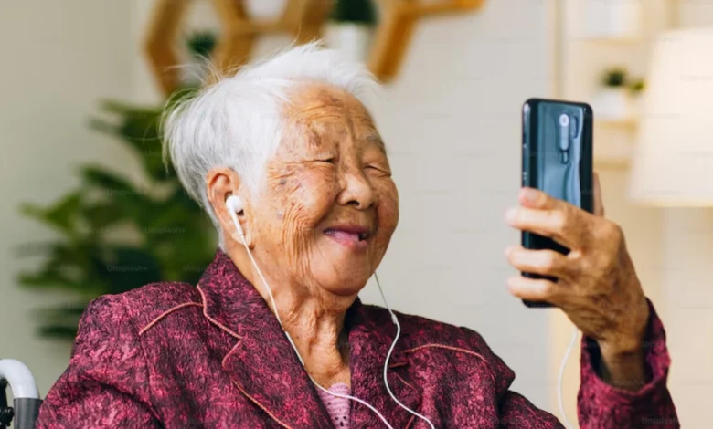 Idosos com mais de 60 anos ganham internet gratuita em programa do Governo Federal. Saiba mais