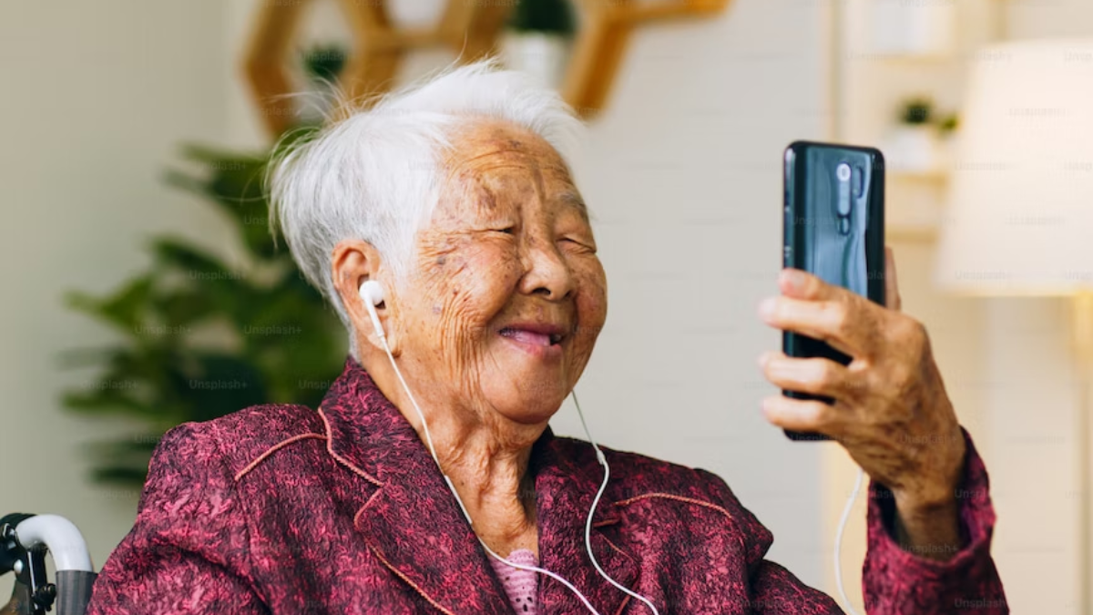 Idosos com mais de 60 anos ganham internet gratuita em programa do Governo Federal. Saiba mais