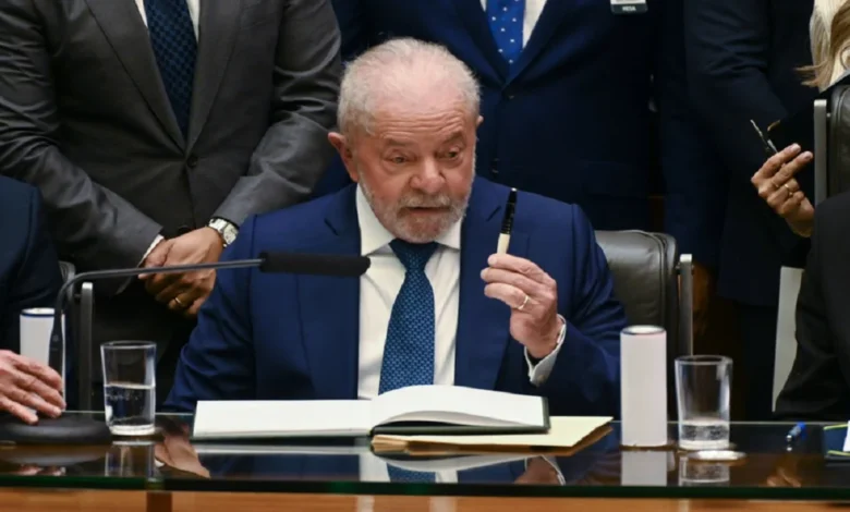 Confirmado: LULA não aprovou aposentadoria aos 55 anos, mas muita gente tem direito no INSS; veja quem pode