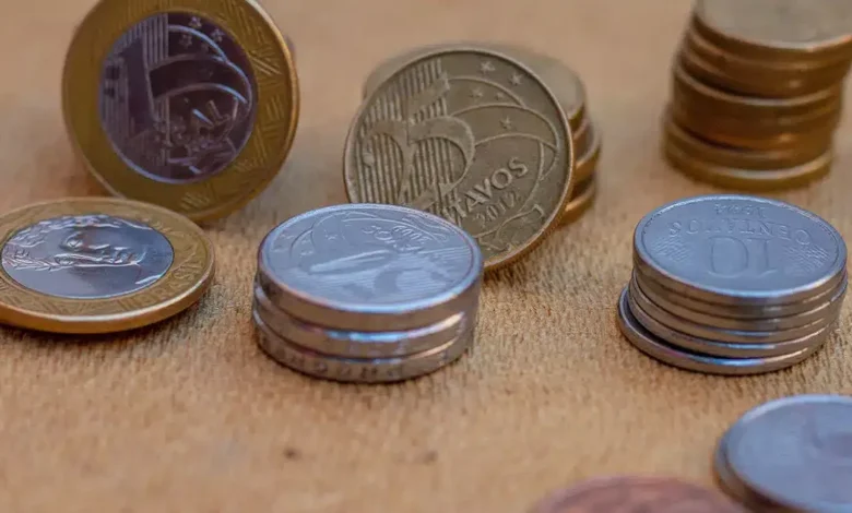 Colecionadores pagam mais de 500 reais por Moeda da Copa do Mundo e brasileiros correm contra o tempo