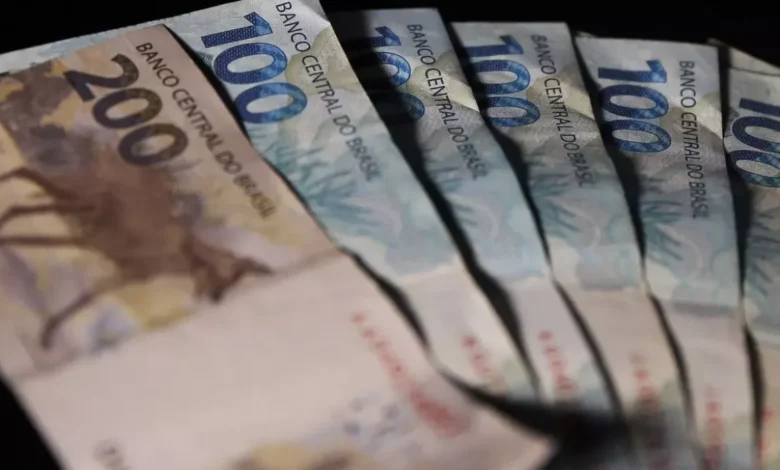 Novo valor do salário mínimo para 2025 acaba de ser confirmado e pega trabalhadores brasileiros de surpresa