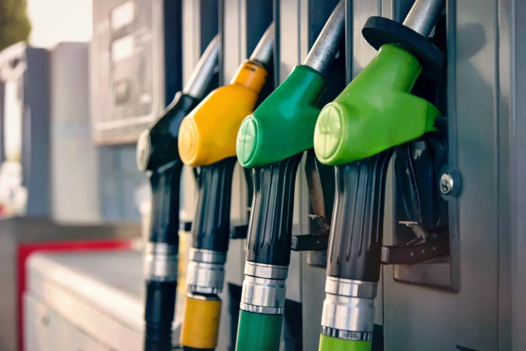 AUMENTO de 6,9%: Péssima Notícia para os brasileiros que usam Gasolina foi confirmada e compromete renda dos trabalhadores