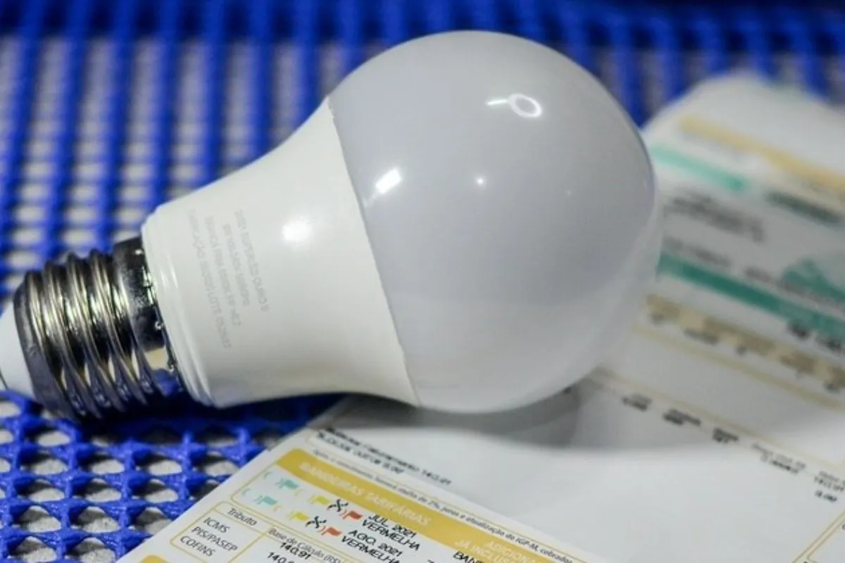Aneel volta 100% atrás oficialmente e aumento na conta de luz será menor em 2024; veja como fica com a bandeira vermelha 1