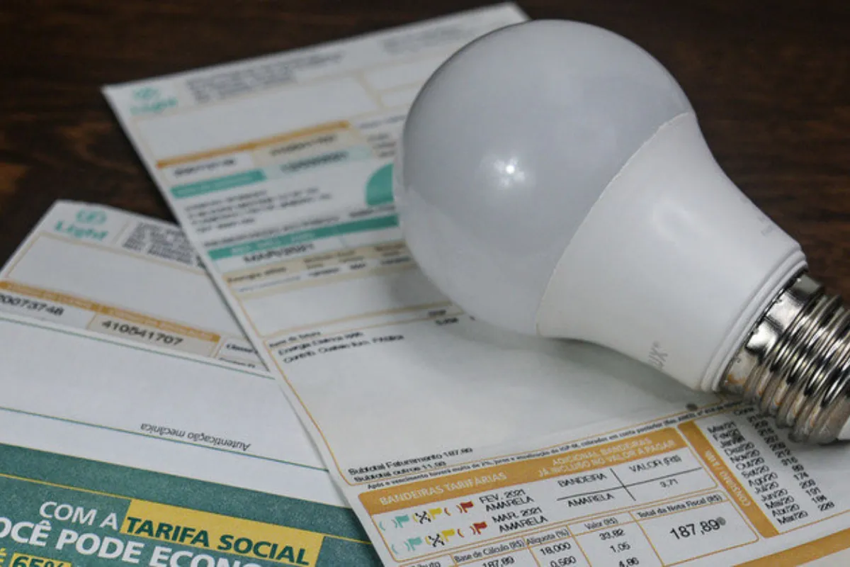 Tarifa Social 2025 alegra brasileiros hoje (03/10)! Brasileiros do CadÚnico devem ficar atentos aos prazos para solicitar o benefício