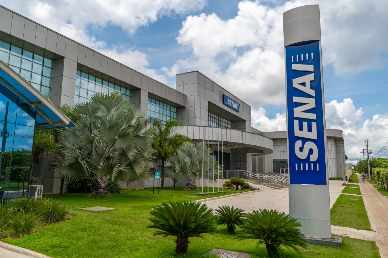 SENAI libera quase 7 mil vagas em cursos gratuitos e pagos; veja como participar agora!