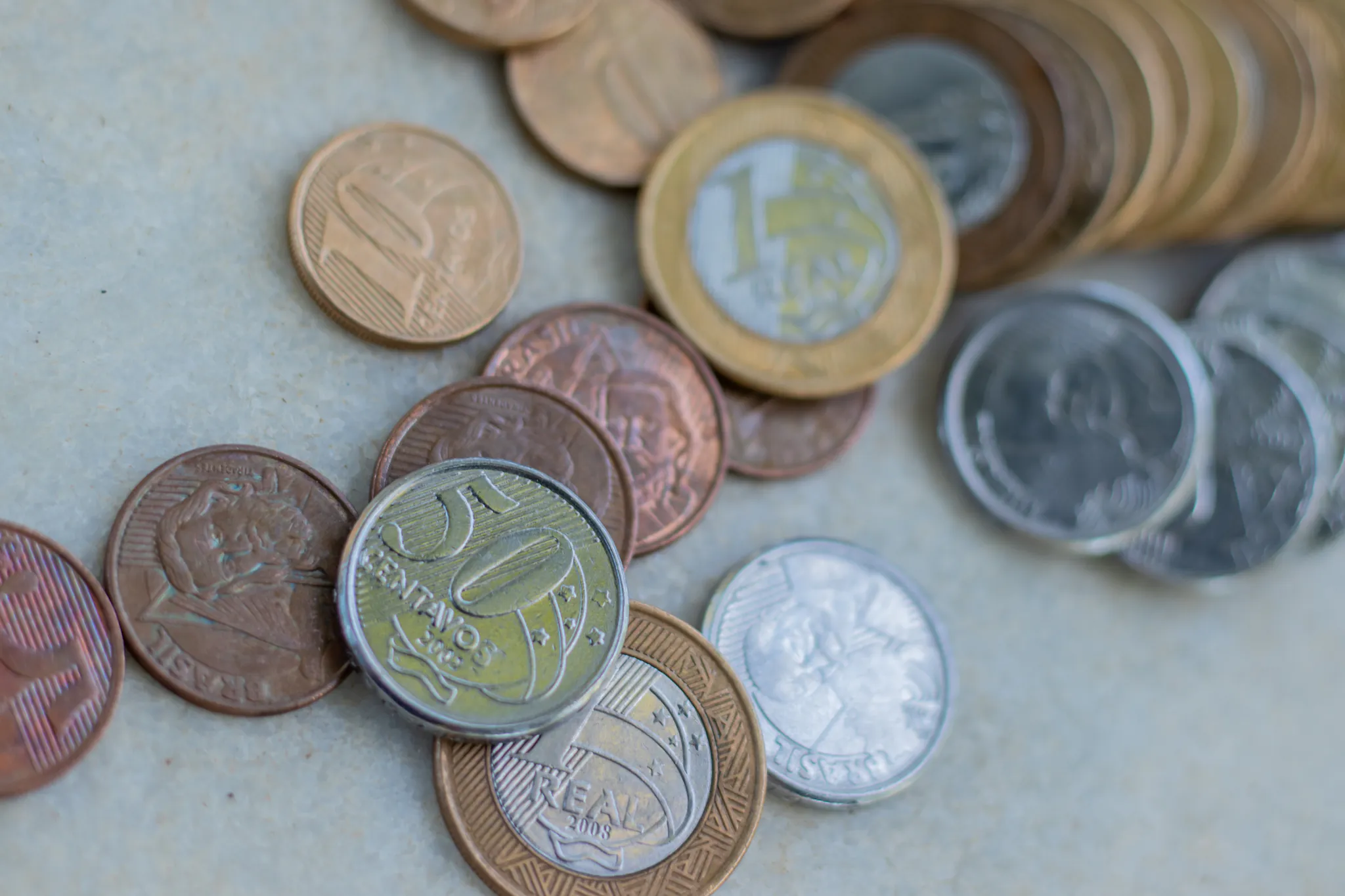 Ainda está usando dinheiro físico? Banco Central revela nova regra para pagar compras com moedas