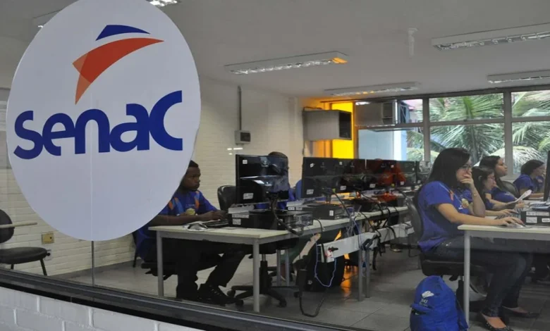 SENAC está contemplando brasileiros com nível médio! Remuneração de R$ 3.774 para trabalhar como Auxiliar Administrativo