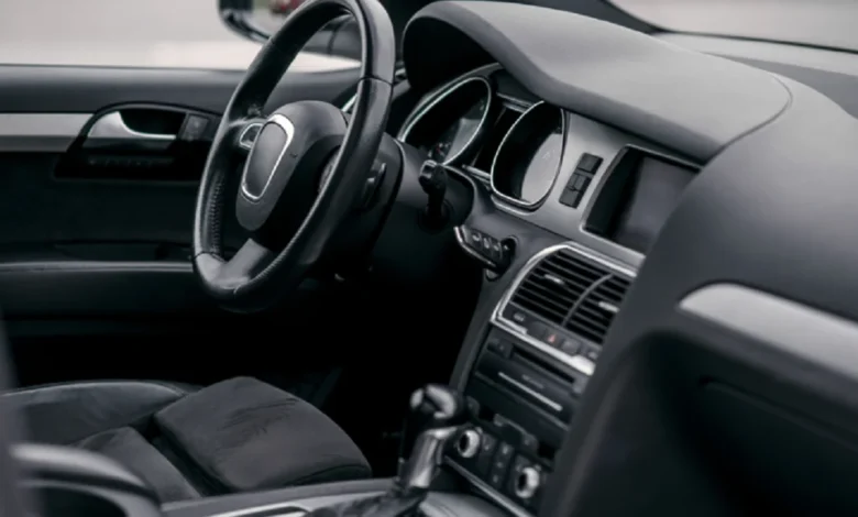 Leilão da Receita Federal oferta BMW por R$ 500,00, carros da Fiat por R$300, Toyota Corolla Cross por R$70 mil e faz a festa dos brasileiros; veja como participar