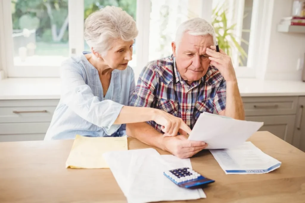 IDOSOS de 60,61,62,63,64 anos pra cima ganham isenção em lista de contas via nova lei que garante adeus às dívidas