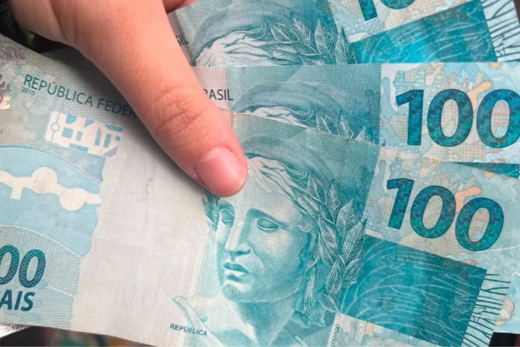 Alerta Geral é emitido e brasileiros só têm 30 dias para saque de DINHEIRO ESQUECIDO nas contas bancárias
