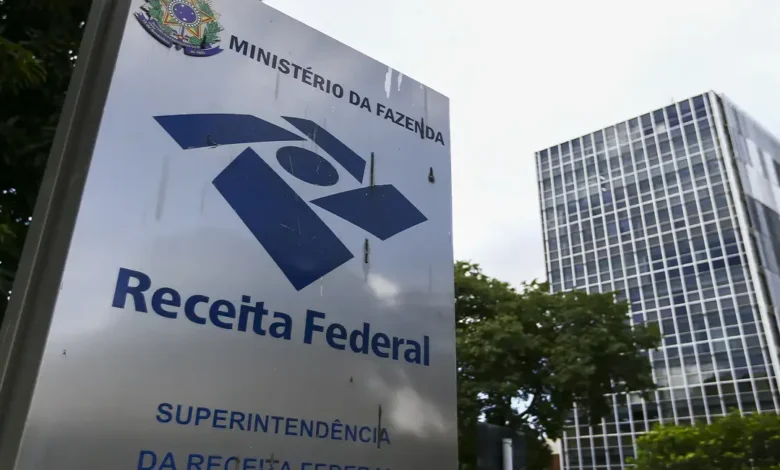 Receita Federal envia mensagens ou notificações por e-mail ou SMS com informações sobre restituição do Imposto de Renda? Veja o comunicado OFICIAL!