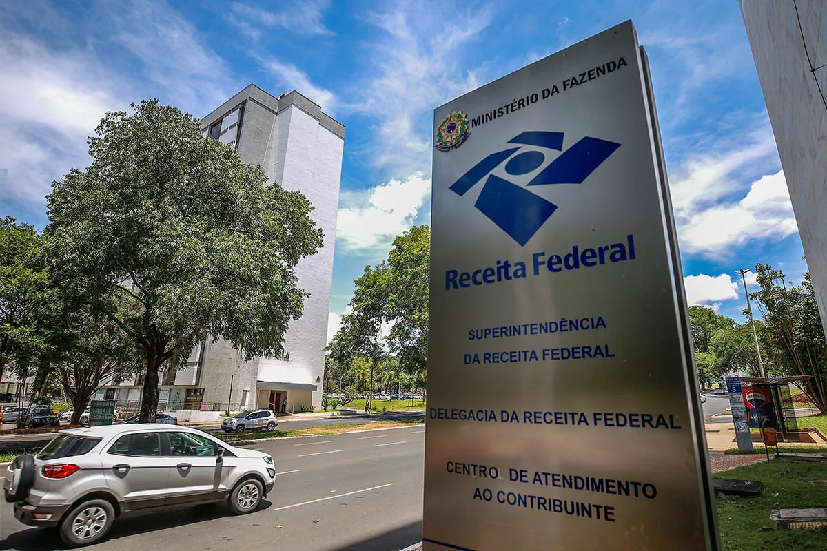 Receita Federal emite alerta geral e contribuintes têm até dezembro para regularizar bens não declarados