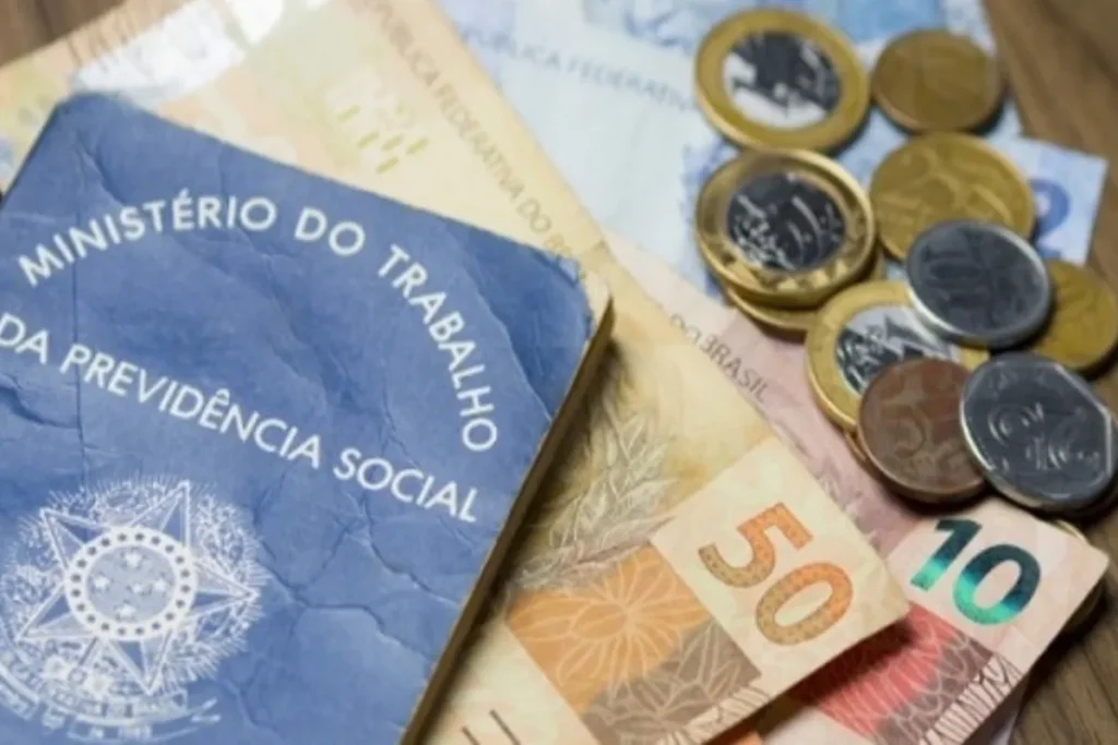 Brasileiros que trabalharam em 2023 ganham direito ao recebimento de 1 salário mínimo a mais em 2025