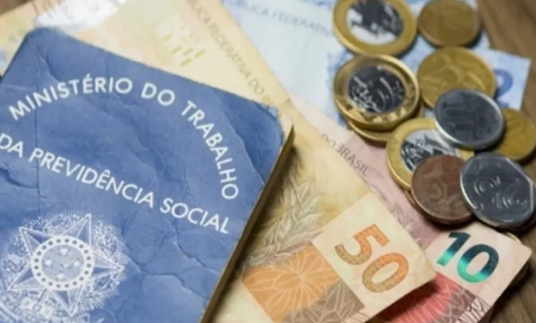 Brasileiros que trabalharam em 2023 ganham direito ao recebimento de 1 salário mínimo a mais em 2025