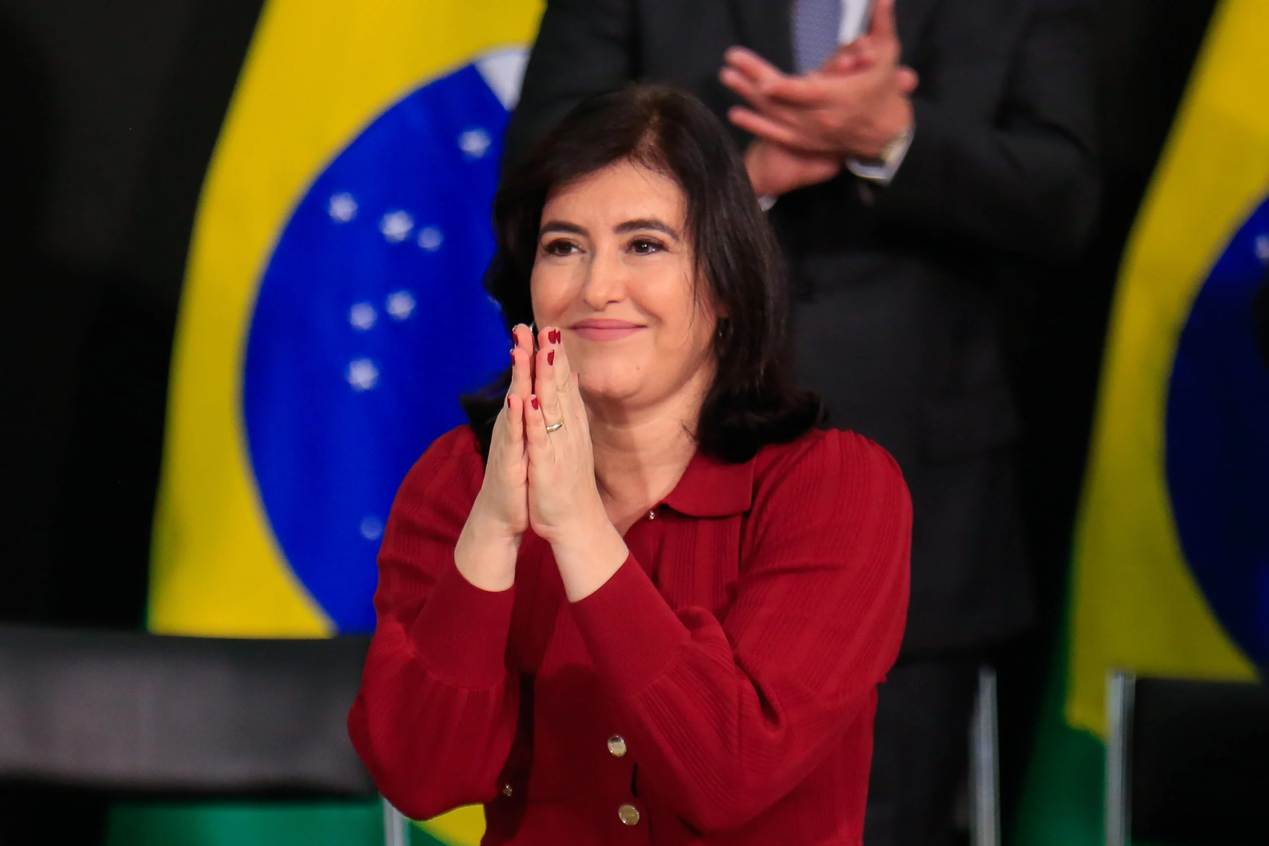 Ministra emite comunicado para todos os brasileiros que recebem Bolsa Família e Pé-de-Meia