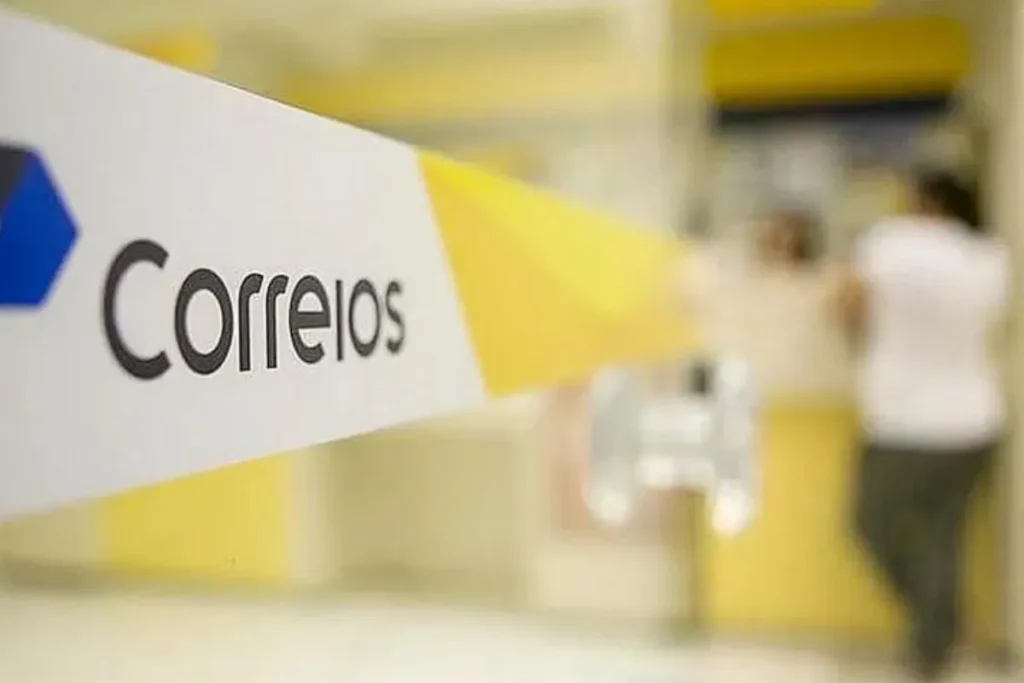 Correios faz leilão com PREÇOS MAIS BARATOS de air fryer, aspiradores de pó, livros, roupas, brinquedos, brincos, relógios, ventiladores e muitos mais e deixa brasileiros em festa! Veja como aproveitar!