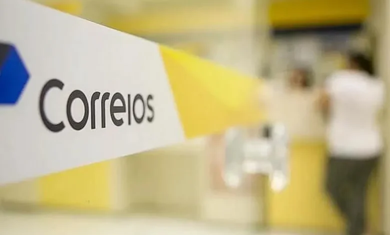 Correios faz leilão com PREÇOS MAIS BARATOS de air fryer, aspiradores de pó, livros, roupas, brinquedos, brincos, relógios, ventiladores e muitos mais e deixa brasileiros em festa! Veja como aproveitar!