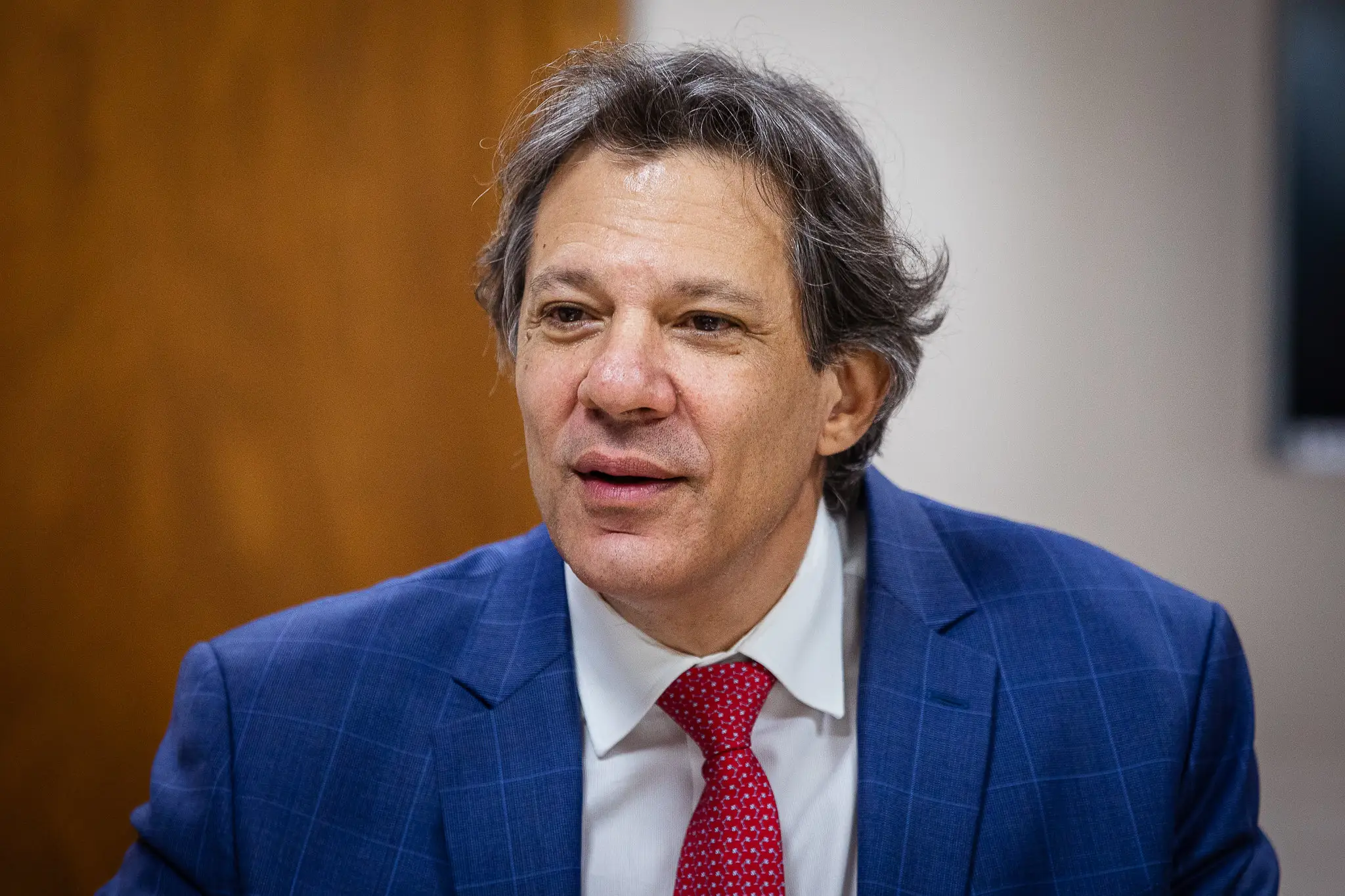 Decisão tomada por Fernando Haddad atinge em cheio o vale-refeição e alimentação